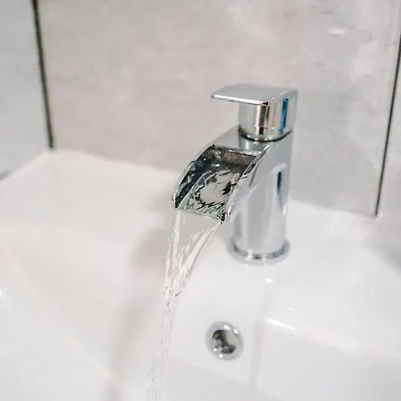 펜션 Stylish 4 Bedroom Close To City Centre *
