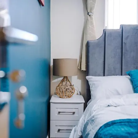 펜션 Stylish 4 Bedroom Close To City Centre 맨체스터