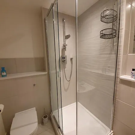Stylish 2 Bed Apt In Centre *