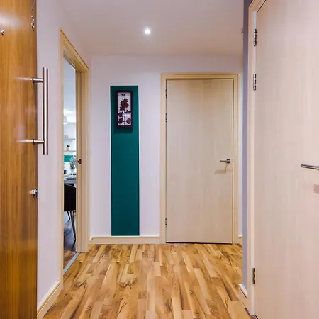 Spacious - Sleeps 9