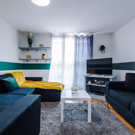 아파트 Spacious - Sleeps 9 맨체스터