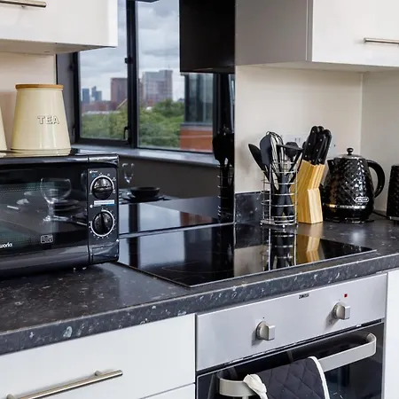Apartment Bright And Modern 2 Bedroom *