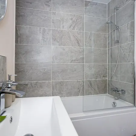 Bright And Modern 2 Bedroom Lejlighed Manchester