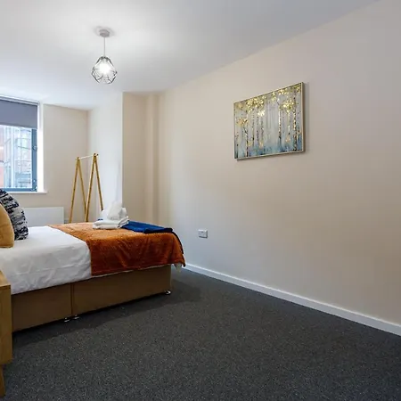 Bright And Modern 2 Bedroom Manchester