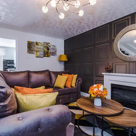 Stylish 4 Bedroom Close To City Centre 曼彻斯特