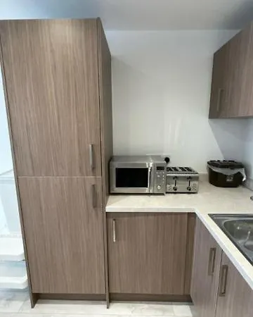 Superb 1 Bed - 3 Min To Tram - Free On Site Parking - Sleeps 3 Apartment Manchester