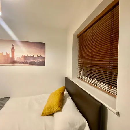 Ladywell Apartment