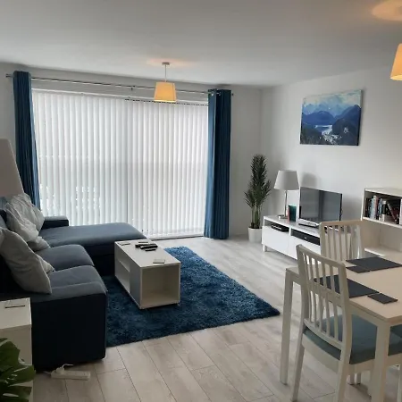 Superb 1 Bed - 3 Min To Tram - Free On Site Parking - Sleeps 3 Apartment