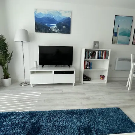 Superb 1 Bed - 3 Min To Tram - Free On Site Parking - Sleeps 3 * Manchester