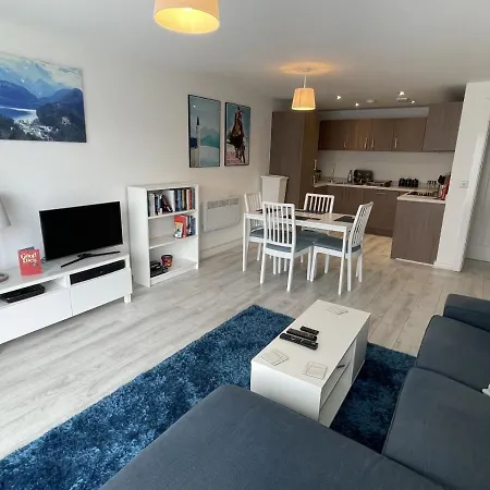 Superb 1 Bed - 3 Min To Tram - Free On Site Parking - Sleeps 3 * Manchester