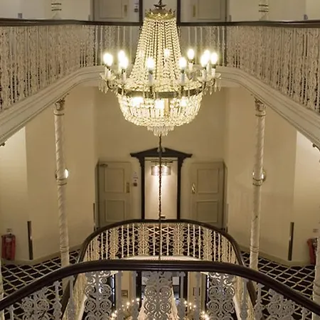 Britannia Centre Hotel 3*