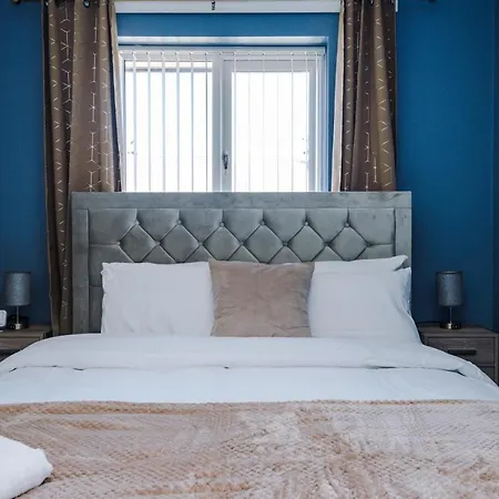 Immaculate 4-Bed House In Manchester Semesterbostad