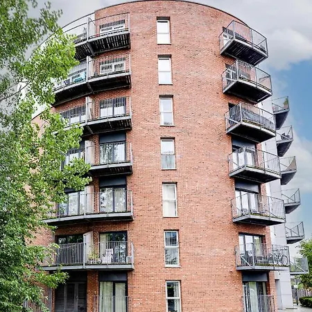 Comfy 2 Bedroom 2 Bath Apt Near Etihad