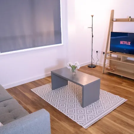 Modern Two Bed Near Stadium 맨체스터