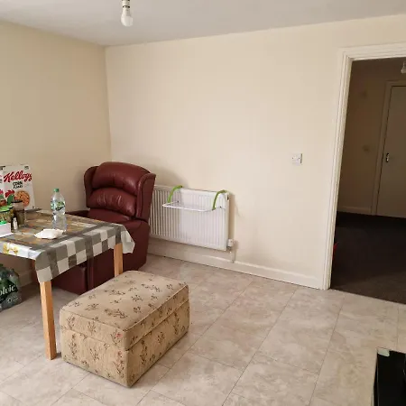 Double Bedroom In Levenshulme M19 *