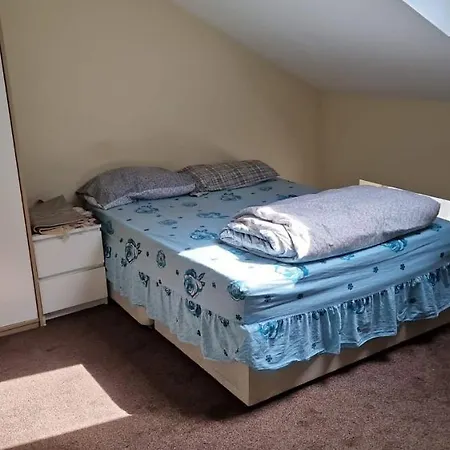 Double Bedroom In Levenshulme M19 *