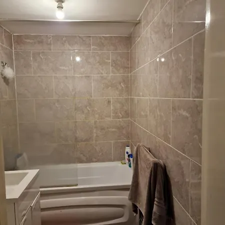 Double Bedroom In Levenshulme M19