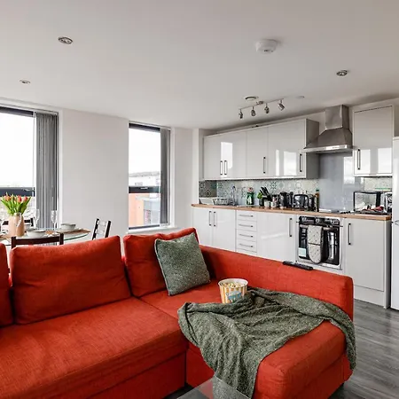 Stunning 2 Bed With Free Parking Close To Cc Appartamento *