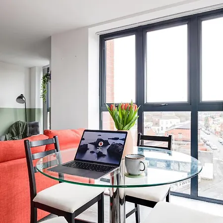 Stunning 2 Bed With Free Parking Close To Cc * Manchester