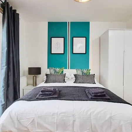 Gem - Sleeps 6 * Manchester