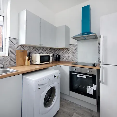 Проживание в семье Entire Cheetham Hill House Манчестер