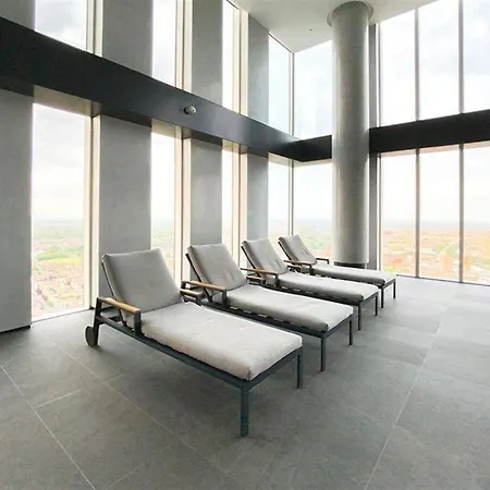 Luxury 2 Bedroom Centre *