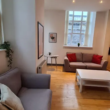 Apartment Spacious, Bright And Airy Centre Flat. Unique Converted Mill.