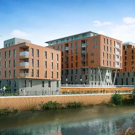 Apartment Red Ba Serviced Accommodation- Adelphi