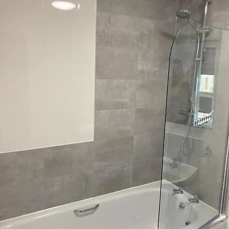 Apartment Red Ba Serviced Accommodation- Adelphi