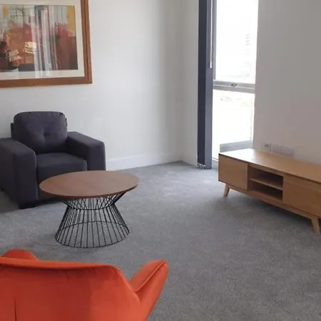 Red Ba Serviced Accommodation- Adelphi Apartment *