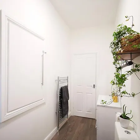 The Mellor - With Free Parking - 5 Minutes Drive To Coop Live Arena, Etihad Stadium & Centre