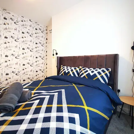 Heyhoo The Mellor - Holiday Home With Free Parking - 5 Minutes Drive To Coop Live, Etihad Stadium & Manchester City Centre * Manchester
