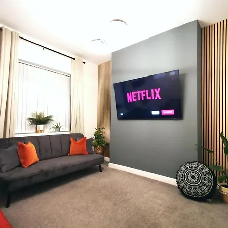 The Mellor - With Free Parking - 5 Minutes Drive To Coop Live Arena, Etihad Stadium & Centre Manchester