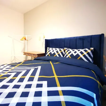 The Mellor - With Free Parking - 5 Minutes Drive To Coop Live Arena, Etihad Stadium & Centre *