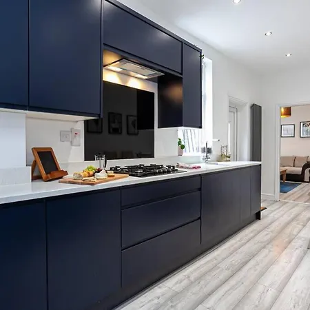 Six Bedroom Property In The Hub Of The City