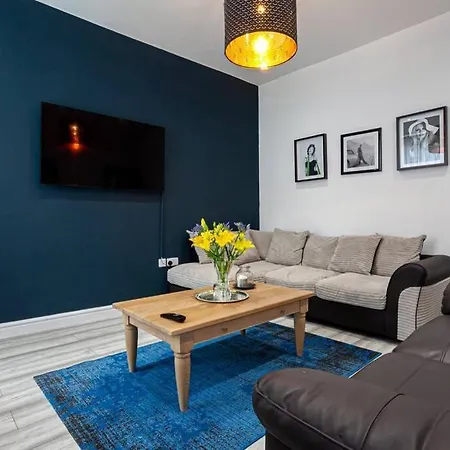 Six Bedroom Property In The Hub Of The City מנצ'סטר