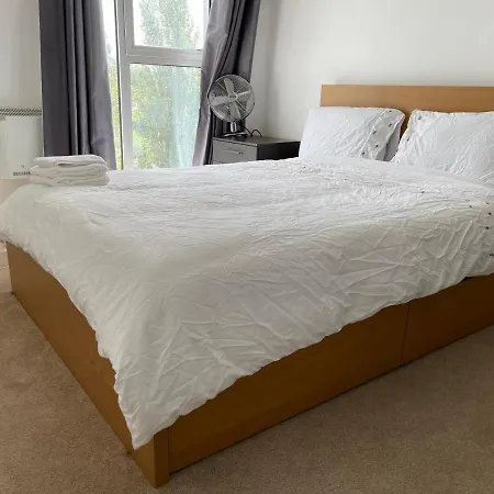 Apartment Lovely 1-bedroom With Parking Manchester