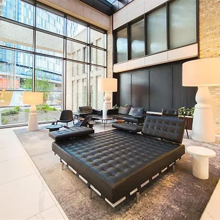 Luxury 2 Bedroom Centre *