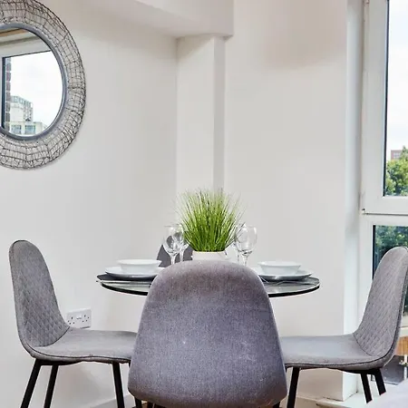 Gem - Sleeps 6 * Manchester