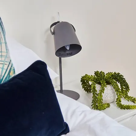 Apartment Gem - Sleeps 6 Manchester