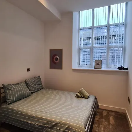 Apartment Spacious, Bright And Airy Centre Flat. Unique Converted Mill.