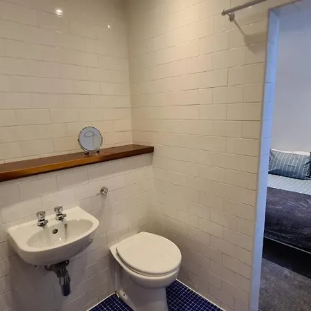 Spacious, Bright And Airy Centre Flat. Unique Converted Mill. Apartment Manchester