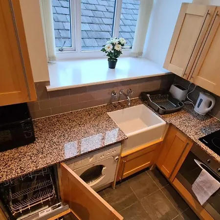Spacious, Bright And Airy Centre Flat. Unique Converted Mill. *