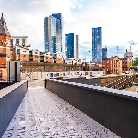 Hilltop Serviced - Deansgate Apartment