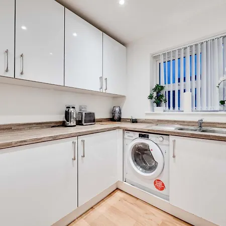 Pass The Keys Spacious And Modern Property With Parking And Garden Σπίτι διακοπών