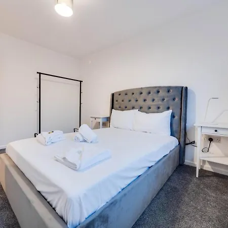 Pass The Keys Spacious And Modern Property With Parking And Garden בית נופש *