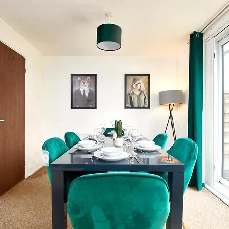 The Emerald House Of - Garden - Parking *