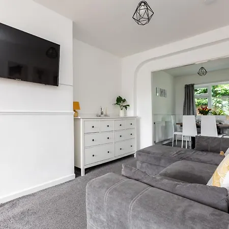 Дом отдыха 1 Mile To Etihad Stadium & Coop Arena, Free Parking, 7 Ppl
