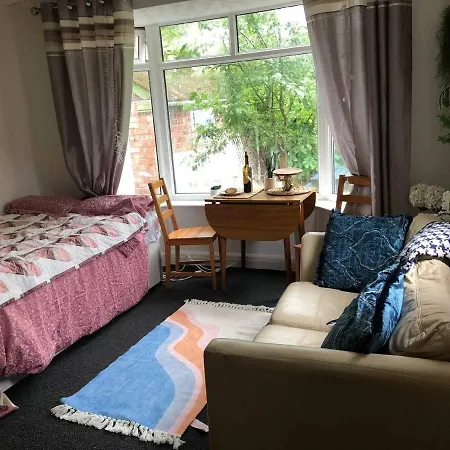 Apartment Private Studio Flat Great Location In Manchester