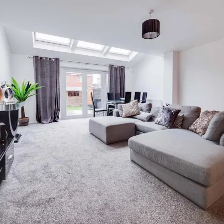 בית נופש Pass The Keys Spacious And Modern Property With Parking And Garden
